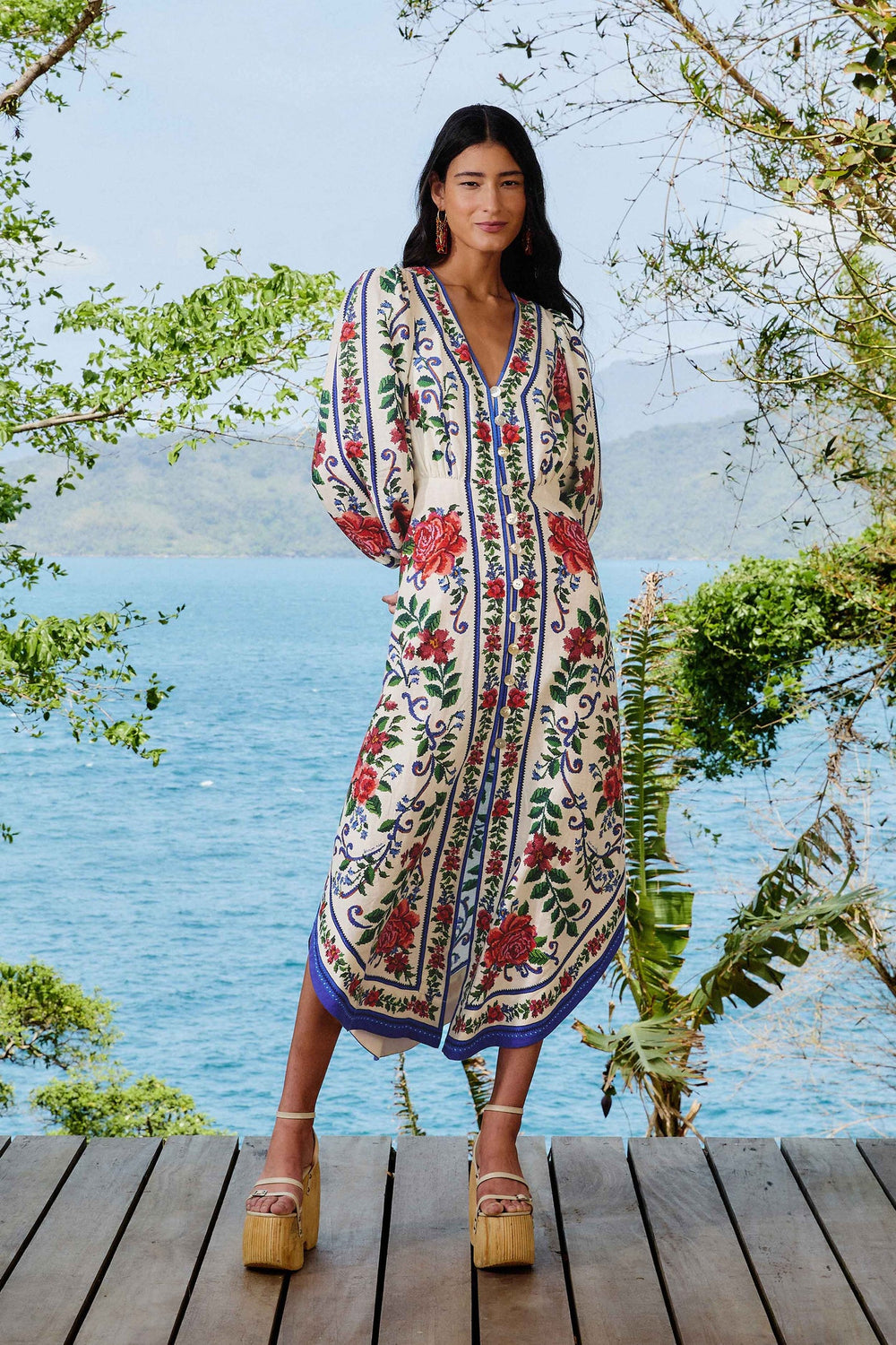 Off-White Flower Tapestry LENZING™ ECOVERO™ Euroflax™ Maxi Dress | FARM Rio Women