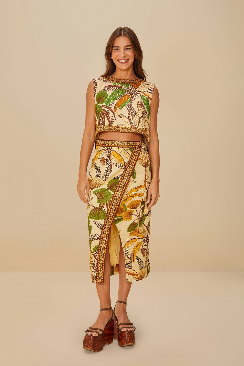 Sand Foliage Sketch LENZING™ ECOVERO™ Euroflax™ Blouse | FARM Rio Women