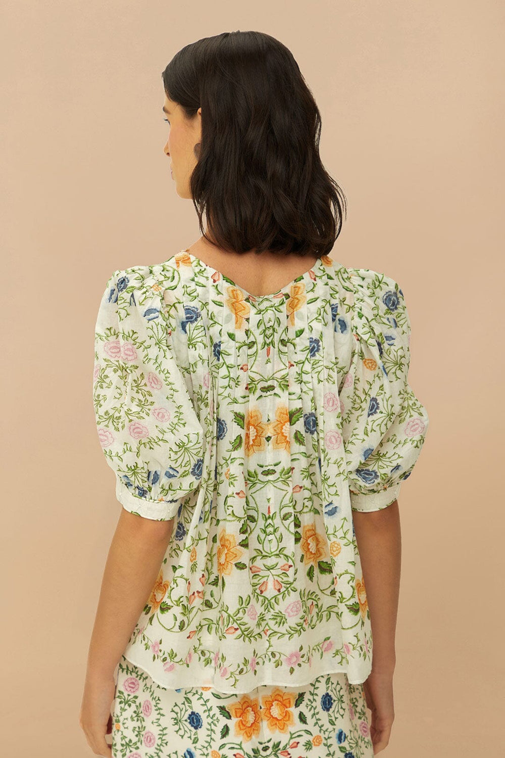 Folk Floral Off-White Scoop Neck Short Sleeve Blouse | FARM Rio Women