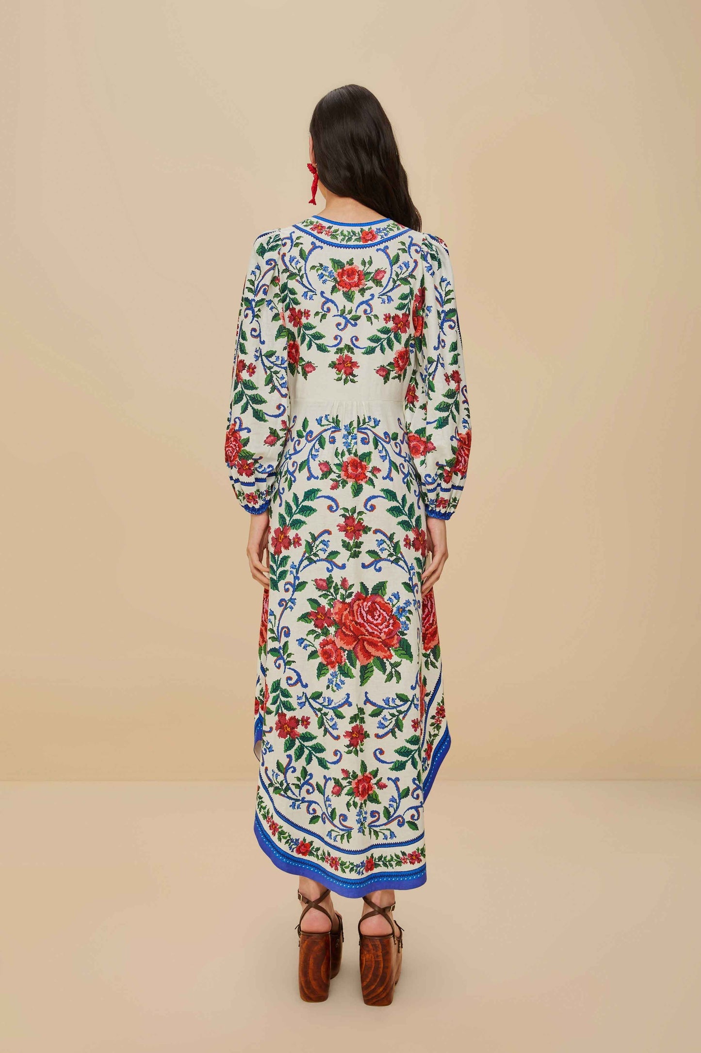 Off-White Flower Tapestry LENZING™ ECOVERO™ Euroflax™ Maxi Dress | FARM Rio Women
