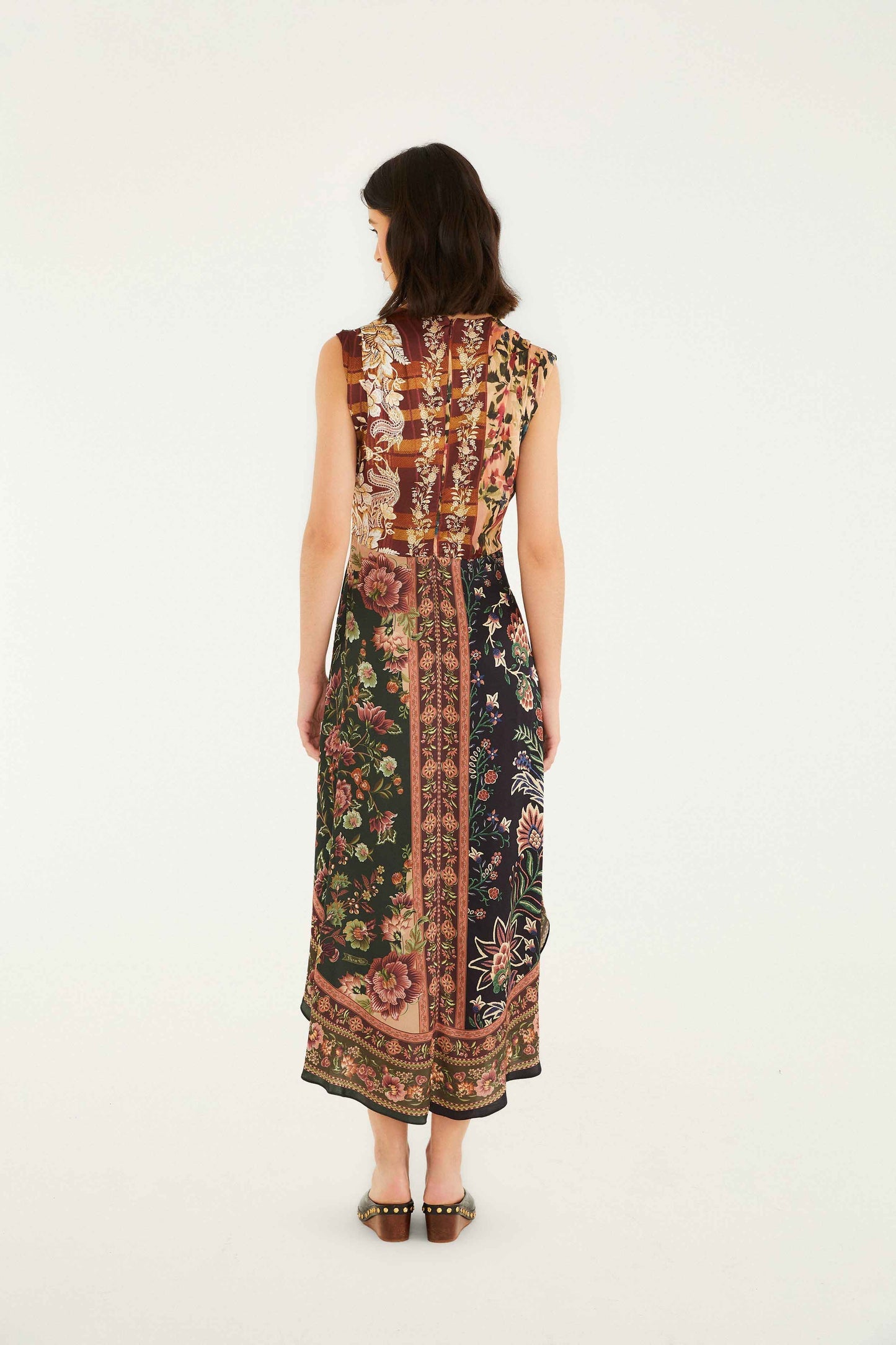 Mixed Winter Garden Lenzing™ Ecovero™ Viscose Sleeveless Maxi Dress | FARM Rio | FARM Rio Women