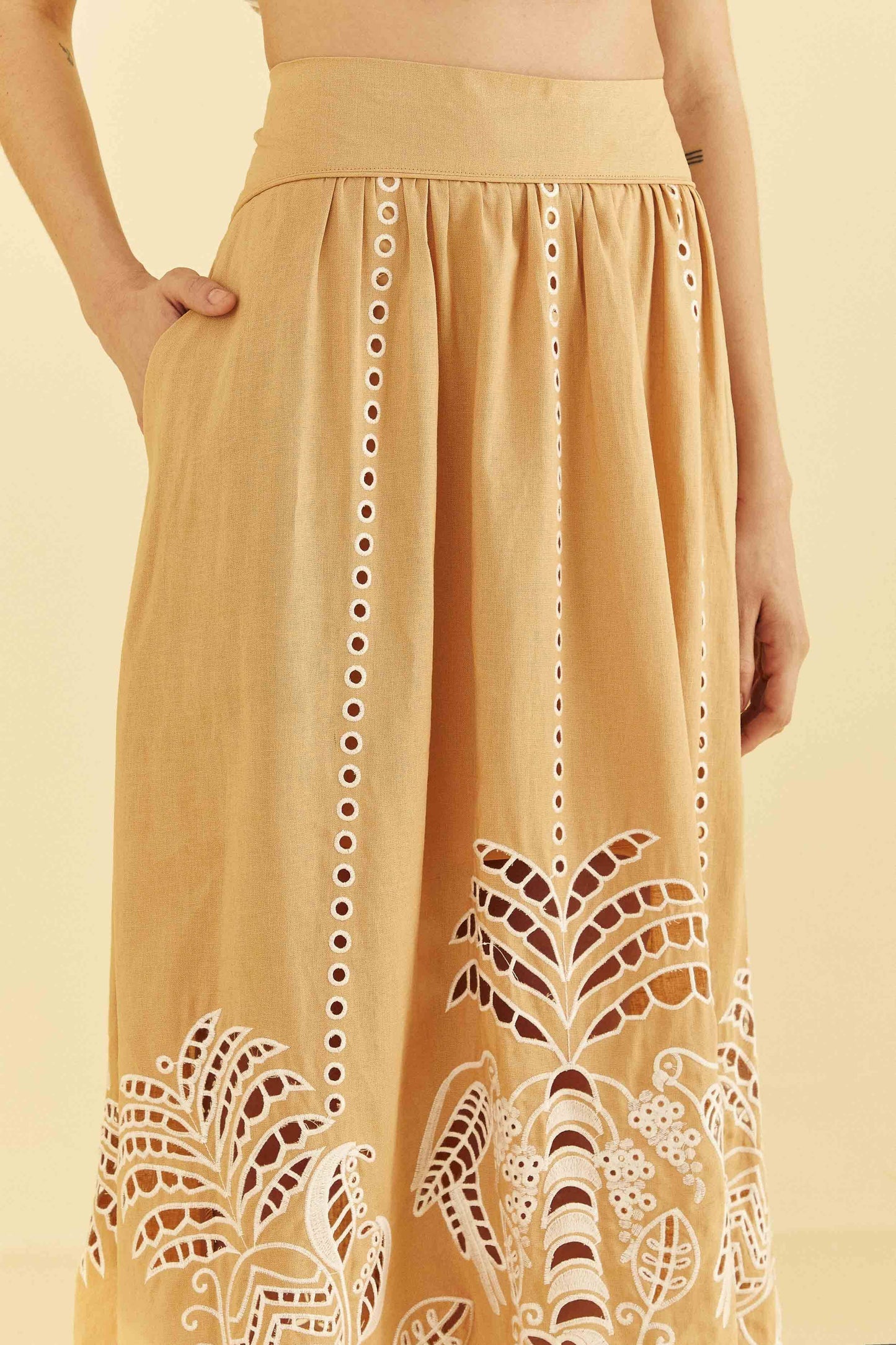 Sand Richelieu Midi Skirt | FARM Rio Women