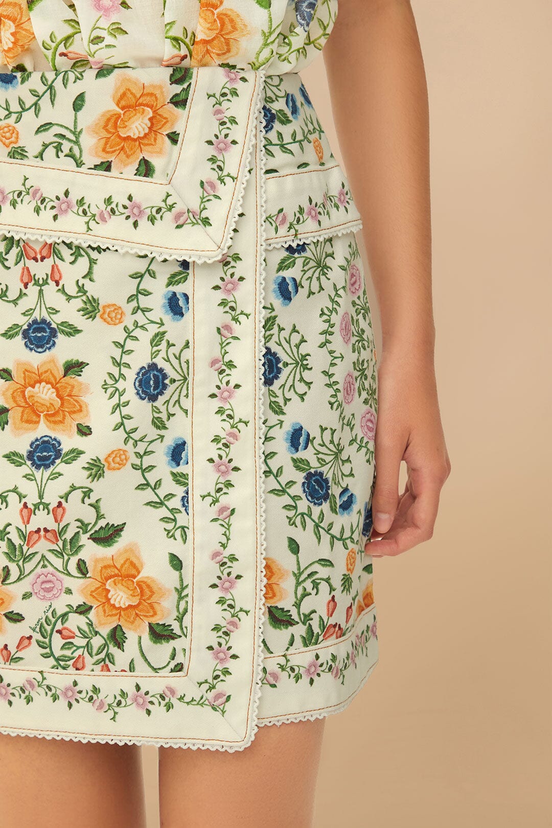 Off-White Folk Floral Mini Skirt | FARM Rio Women