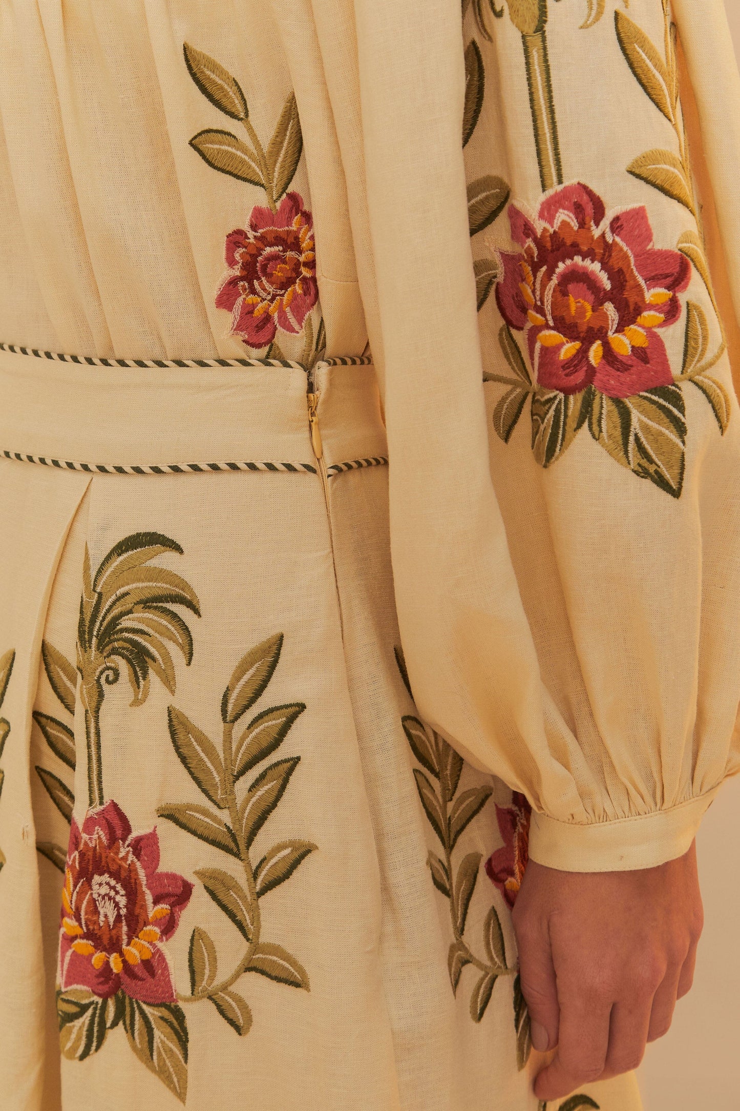 Sand Tropical Flower Embroidered LENZING™ ECOVERO™ Euroflax™ Maxi Skir | FARM Rio Women